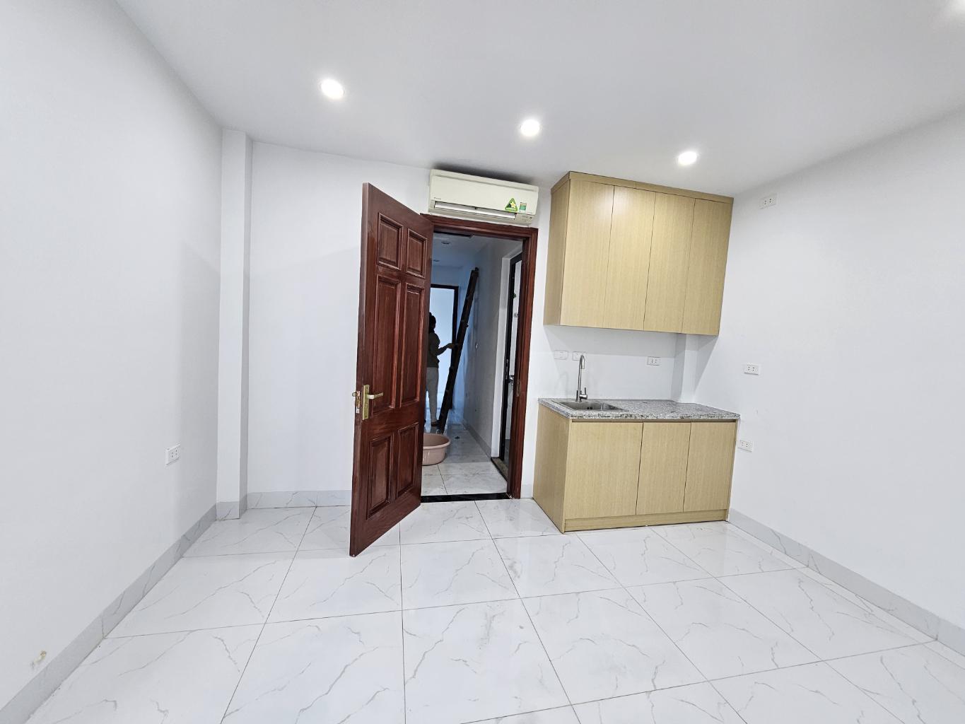 Bán nhà Hạ Đình - diện tích 51m2 7 tầng - Ô tô đỗ cửa - giá 21 tỷ