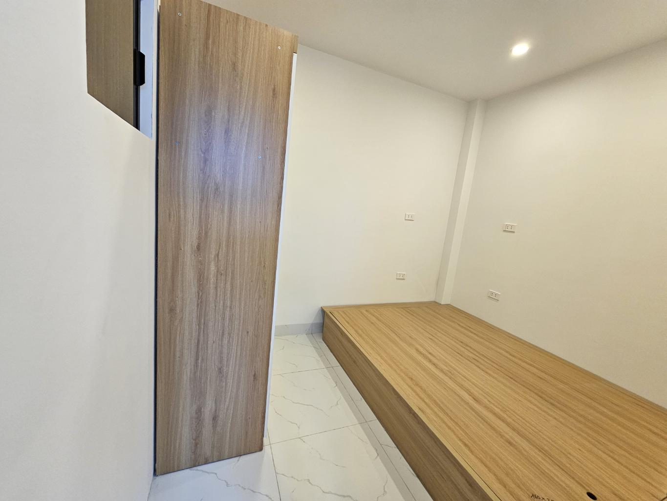 Bán nhà Hạ Đình - diện tích 51m2 7 tầng - Ô tô đỗ cửa - giá 21 tỷ