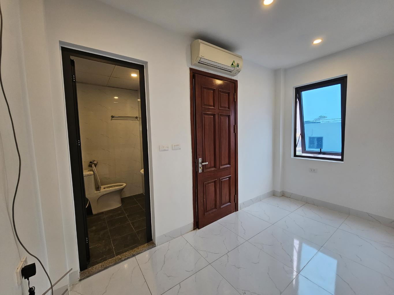 Bán nhà Hạ Đình - diện tích 51m2 7 tầng - Ô tô đỗ cửa - giá 21 tỷ