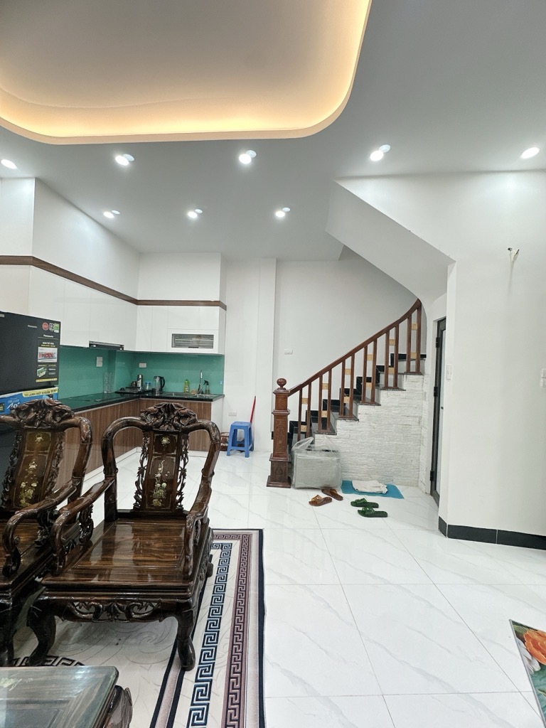 Bán nhà Kim Ngưu - diện tích 33m2 5 tầng - Ô TÔ TRÁNH - giá 10,5 tỷ