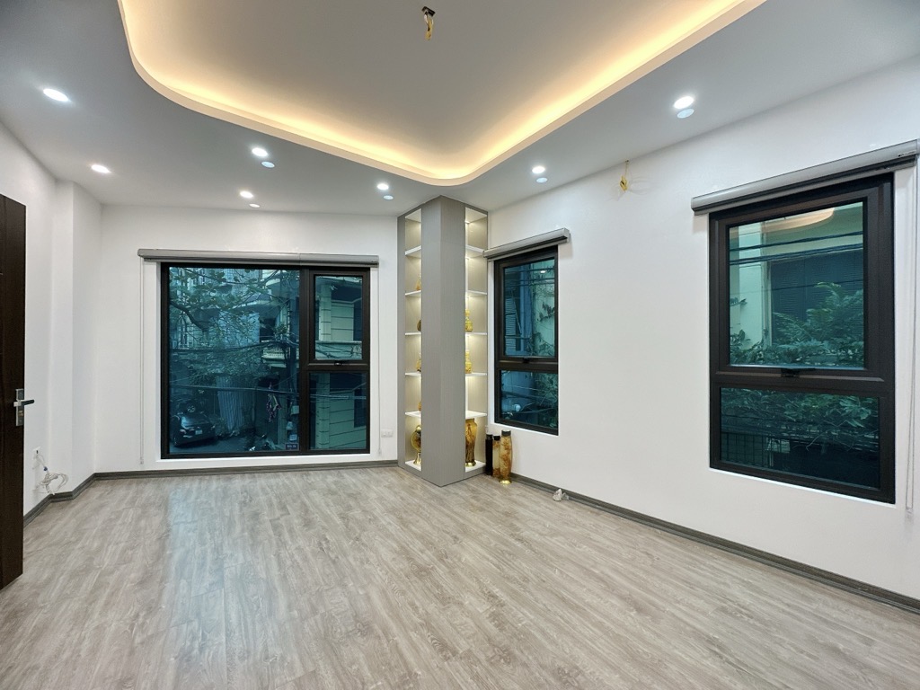 Bán nhà Kim Ngưu - diện tích 33m2 5 tầng - Ô TÔ TRÁNH - giá 10,5 tỷ