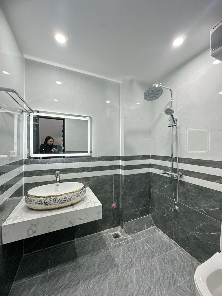 Bán nhà Kim Ngưu - diện tích 33m2 5 tầng - Ô TÔ TRÁNH - giá 10,5 tỷ