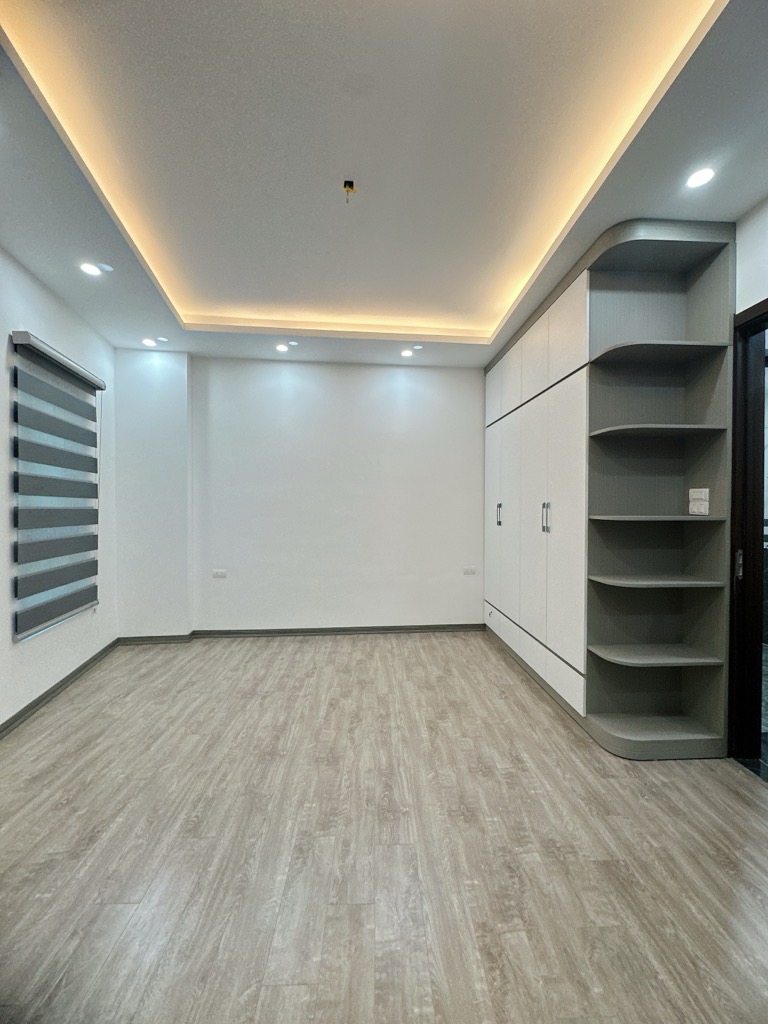 Bán nhà Kim Ngưu - diện tích 33m2 5 tầng - Ô TÔ TRÁNH - giá 10,5 tỷ