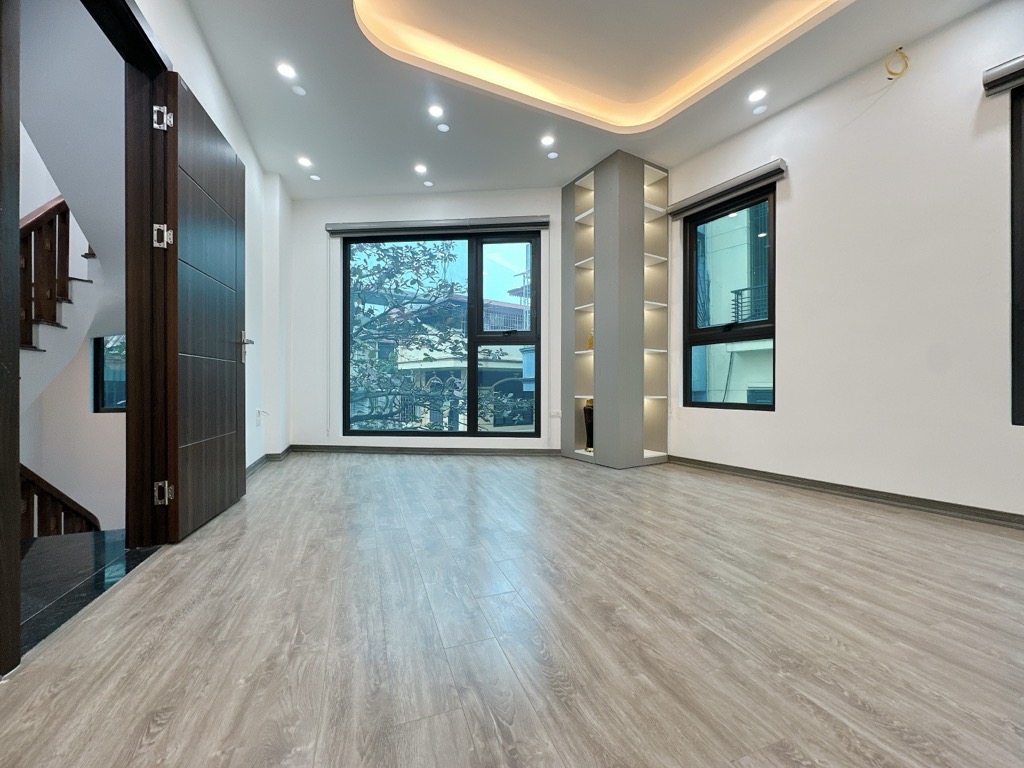 Bán nhà Kim Ngưu - diện tích 33m2 5 tầng - Ô TÔ TRÁNH - giá 10,5 tỷ