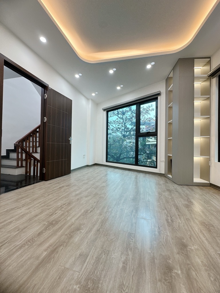 Bán nhà Kim Ngưu - diện tích 33m2 5 tầng - Ô TÔ TRÁNH - giá 10,5 tỷ