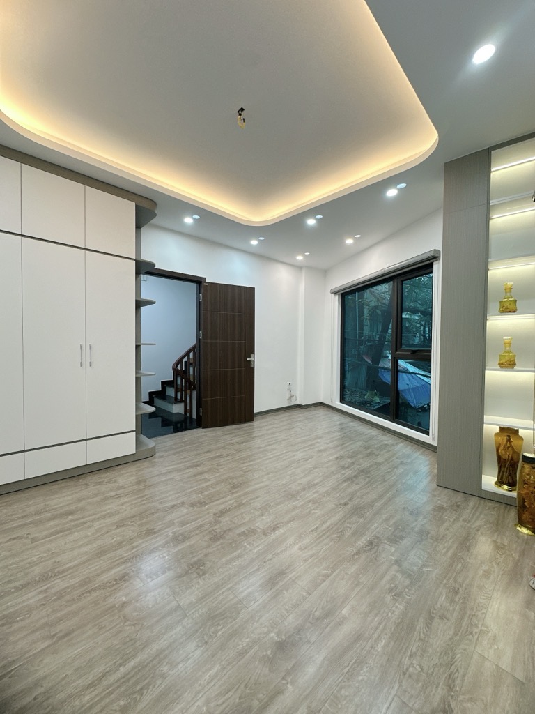 Bán nhà Kim Ngưu - diện tích 33m2 5 tầng - Ô TÔ TRÁNH - giá 10,5 tỷ