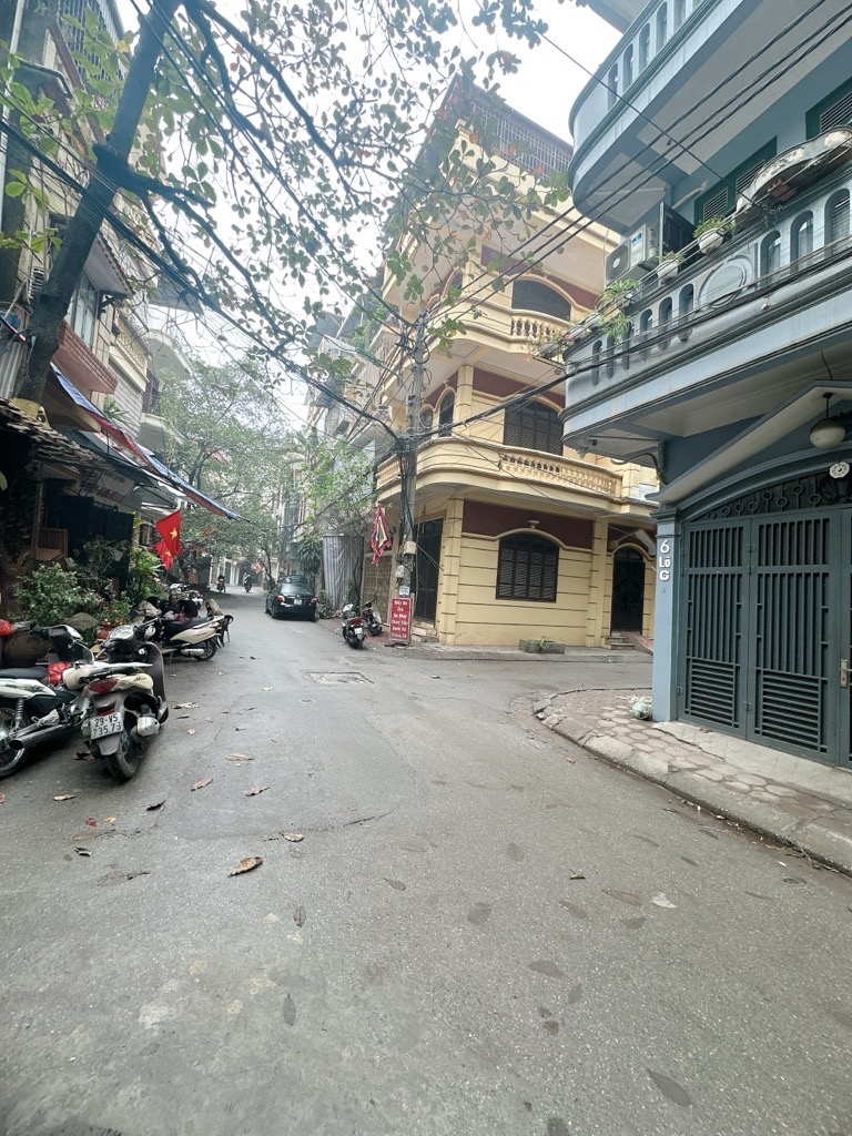 Bán nhà Kim Ngưu - diện tích 33m2 5 tầng - Ô TÔ TRÁNH - giá 10,5 tỷ