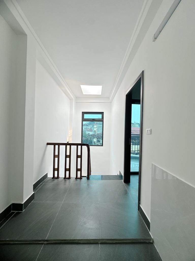 Bán nhà Kim Ngưu - diện tích 33m2 5 tầng - Ô TÔ TRÁNH - giá 10,5 tỷ