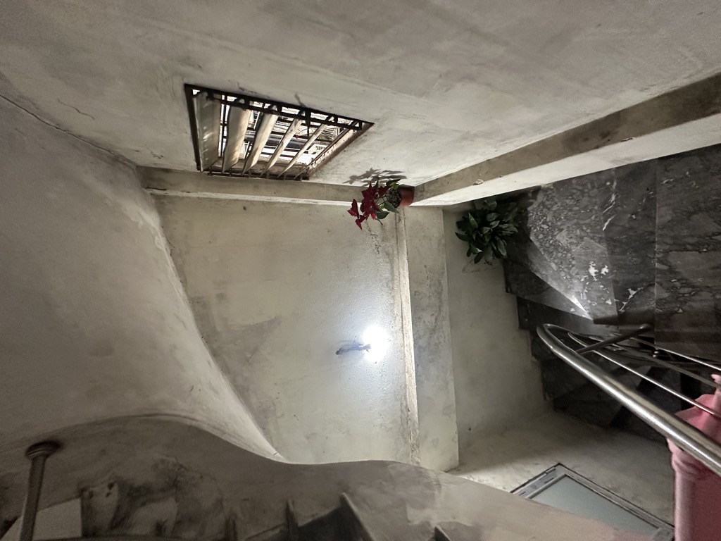 Bán nhà Thịnh Hào3 - diện tích 32m2 4 tầng - Ngõ xe ba gác - giá 5,9 tỷ