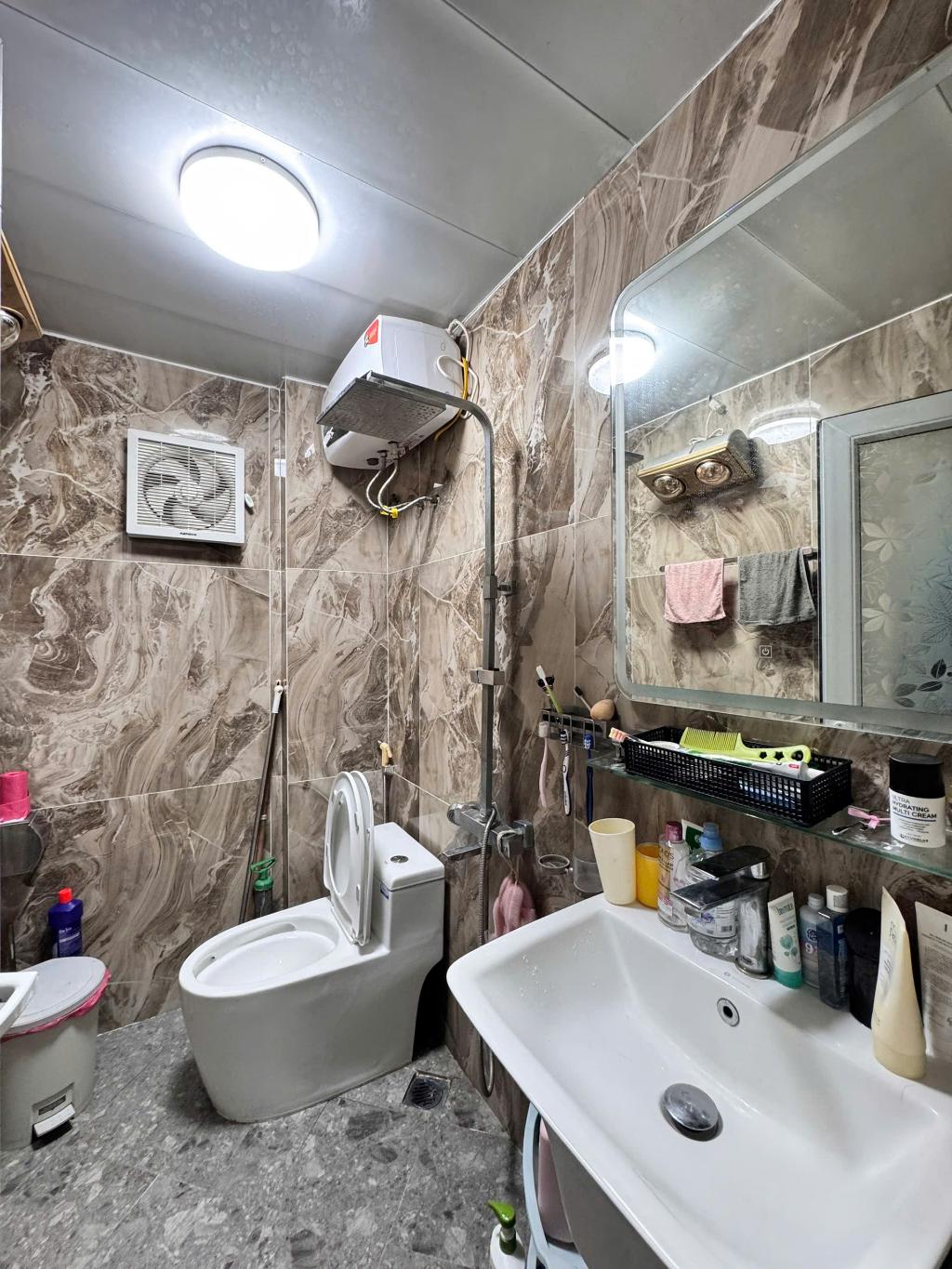 Bán nhà Láng - diện tích 63.4m2 4 tầng - Ô tô đỗ cách 15m - giá 17,8 tỷ