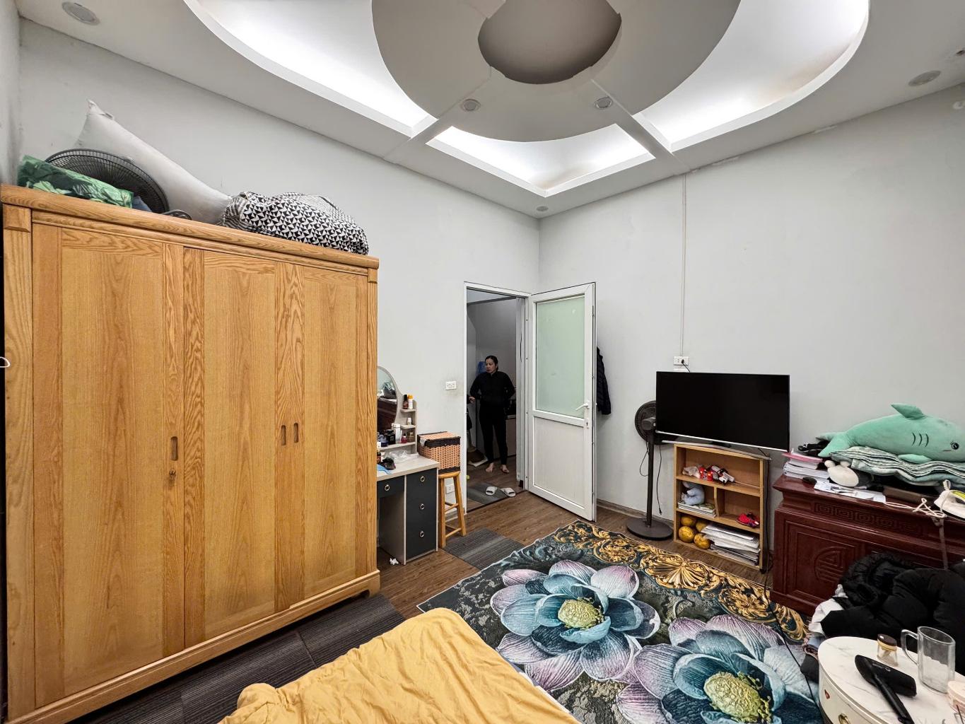 Bán nhà Láng - diện tích 63.4m2 4 tầng - Ô tô đỗ cách 15m - giá 17,8 tỷ