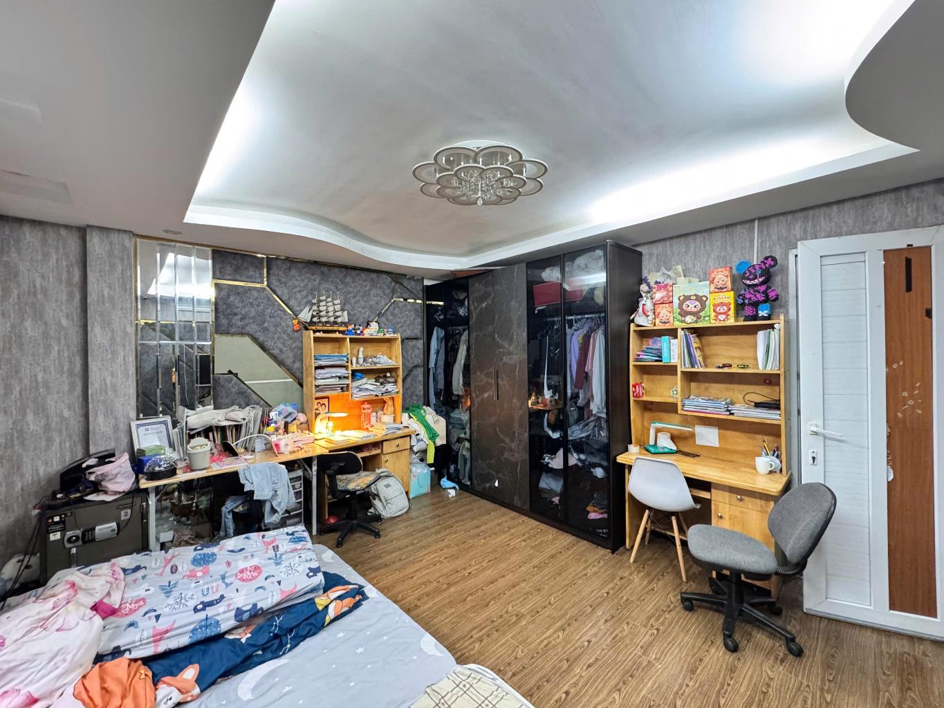 Bán nhà Láng - diện tích 63.4m2 4 tầng - Ô tô đỗ cách 15m - giá 17,8 tỷ