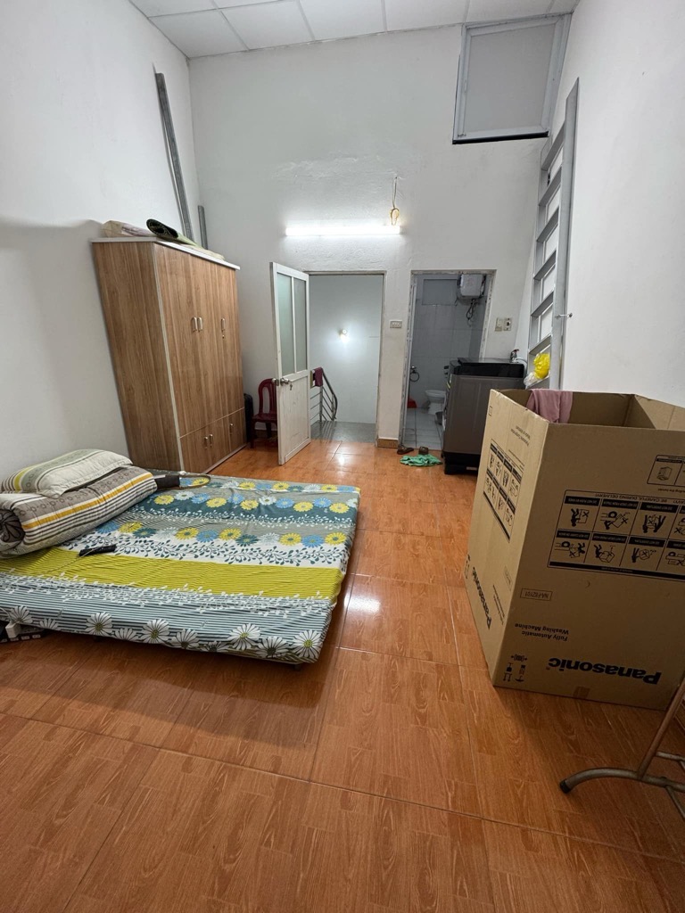 Bán nhà Lĩnh Nam - diện tích 30m2 2 tầng - ô tô đỗ cửa - giá 3,2 tỷ