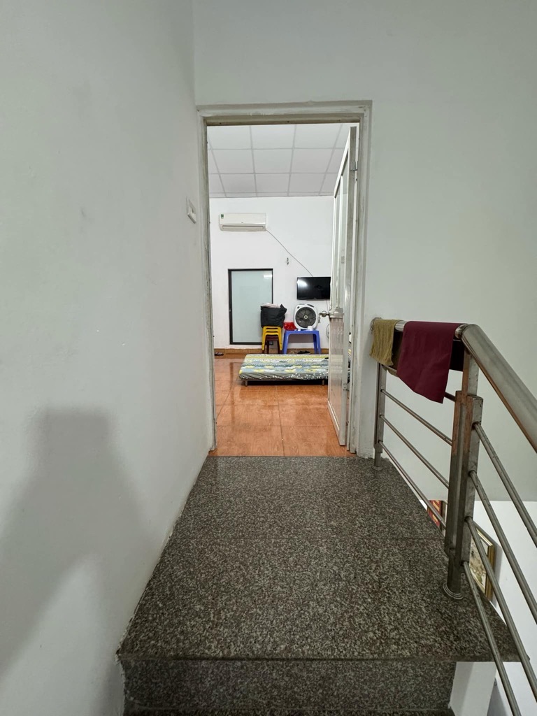 Bán nhà Lĩnh Nam - diện tích 30m2 2 tầng - ô tô đỗ cửa - giá 3,2 tỷ