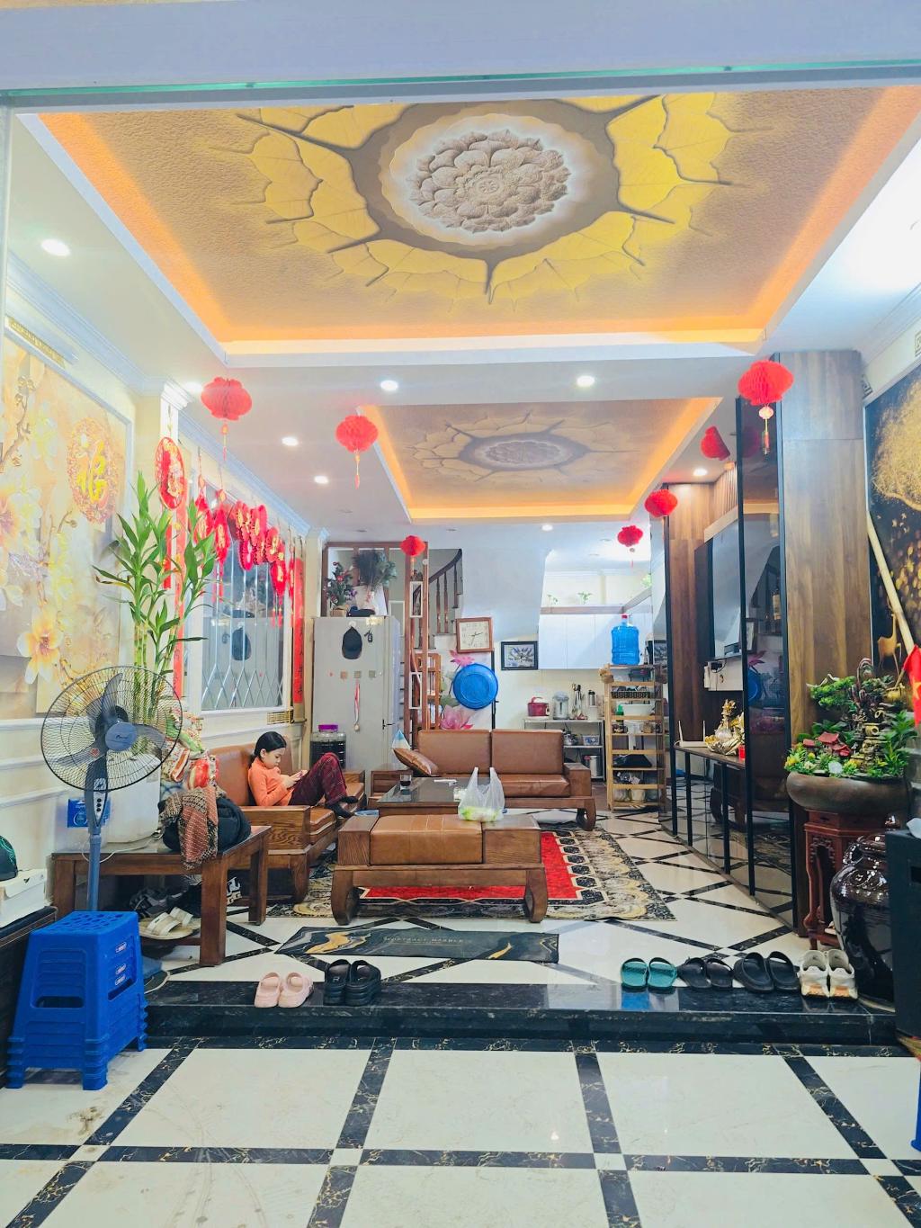 Bán nhà Hoàng Mai - diện tích 41.5m2 5 tầng - CĂN GÓC 3 THOÁNG - giá 11,8 tỷ