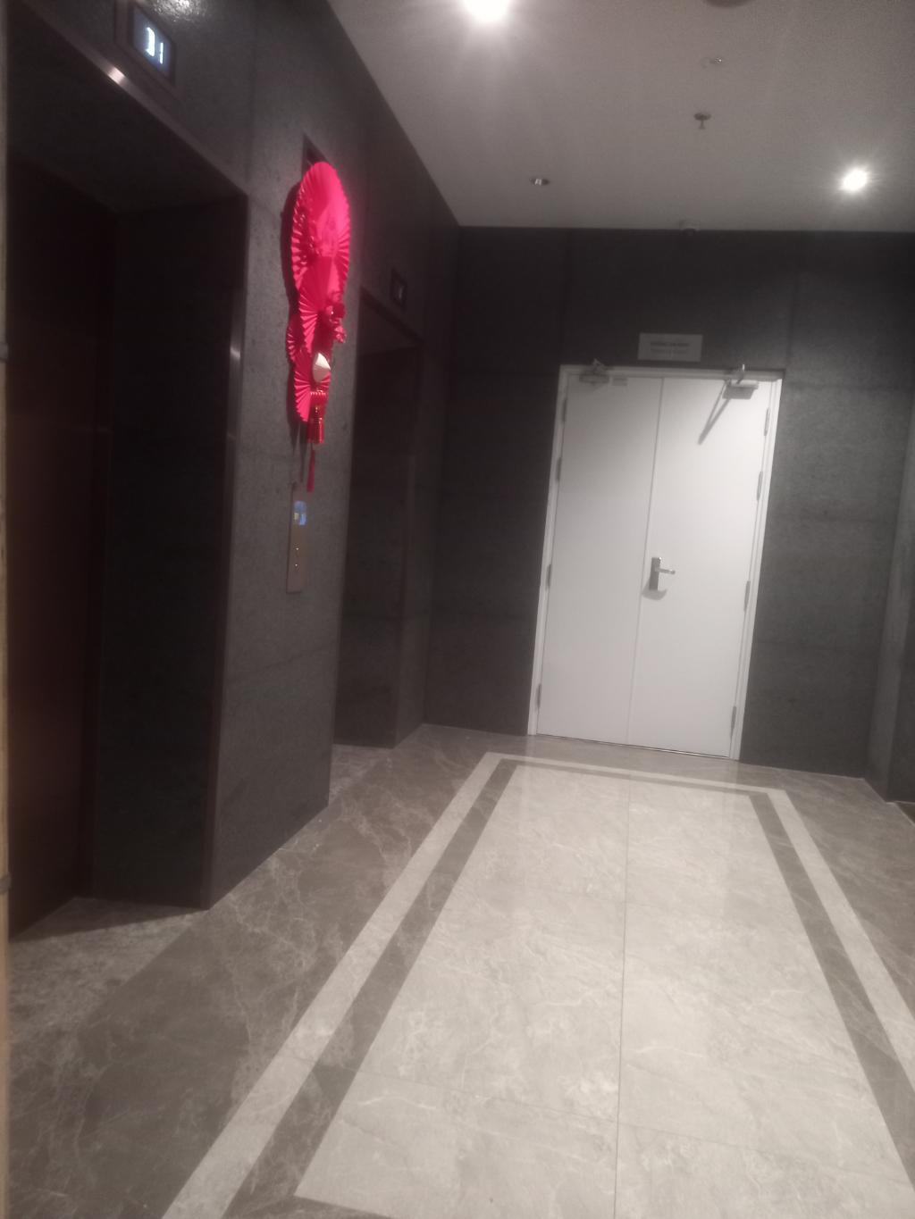 Bán nhà Nguyên Hồng - diện tích 64m2 1 tầng - Lô góc - giá 9,9 tỷ