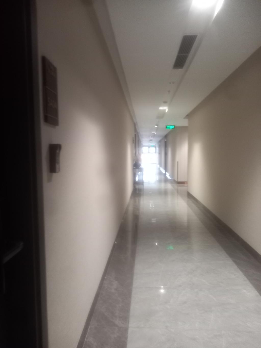 Bán nhà Nguyên Hồng - diện tích 64m2 1 tầng - Lô góc - giá 9,9 tỷ