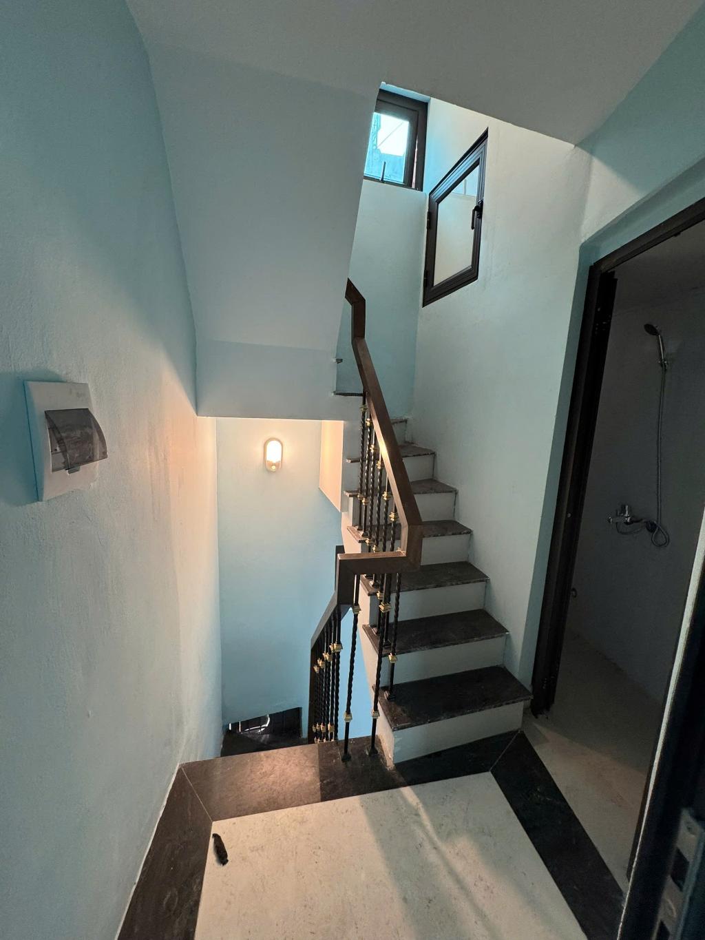 Bán nhà Lê Duẩn - diện tích 23m2 5 tầng - 2 mặt tiền - giá 6,5 tỷ