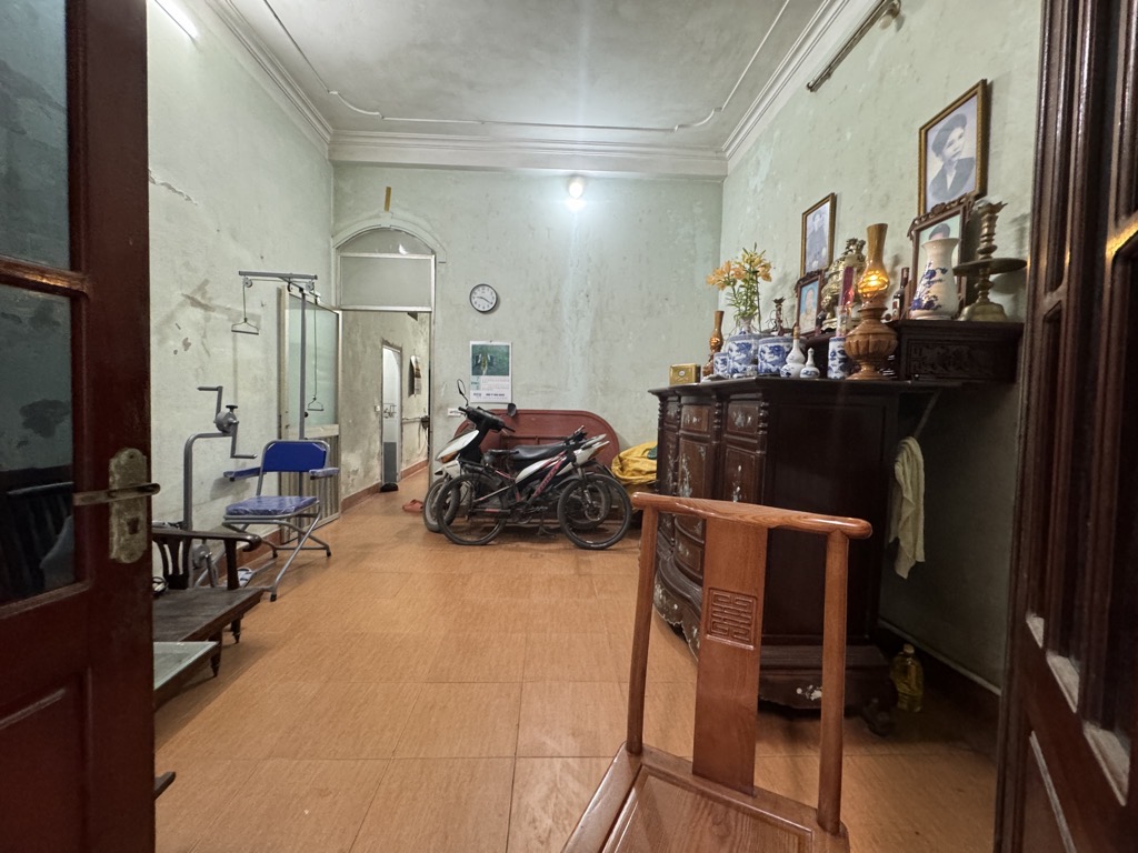 Bán nhà Nguyễn Khoái - diện tích 60m2 3 tầng - gần trường chợ - giá 7,8 tỷ