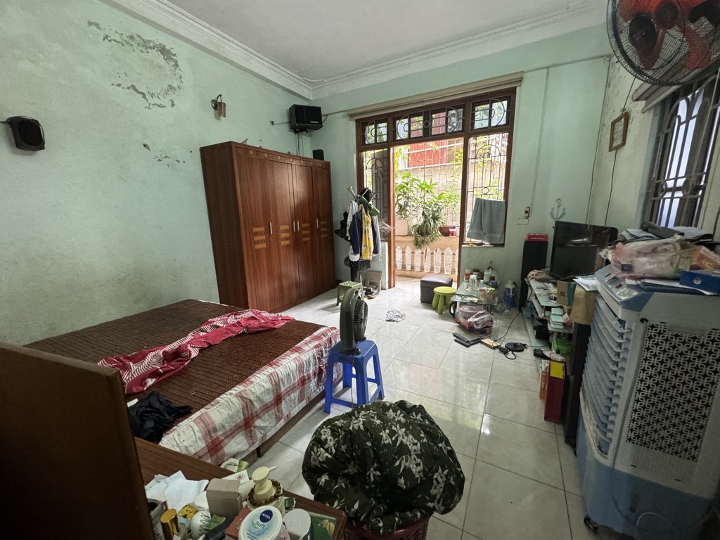 Bán nhà Nguyễn Khoái - diện tích 60m2 3 tầng - gần trường chợ - giá 7,8 tỷ