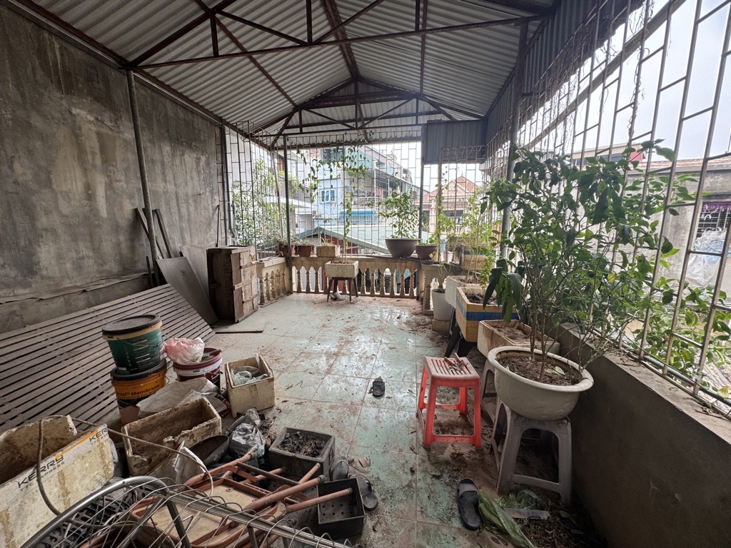 Bán nhà Nguyễn Khoái - diện tích 60m2 3 tầng - gần trường chợ - giá 7,8 tỷ