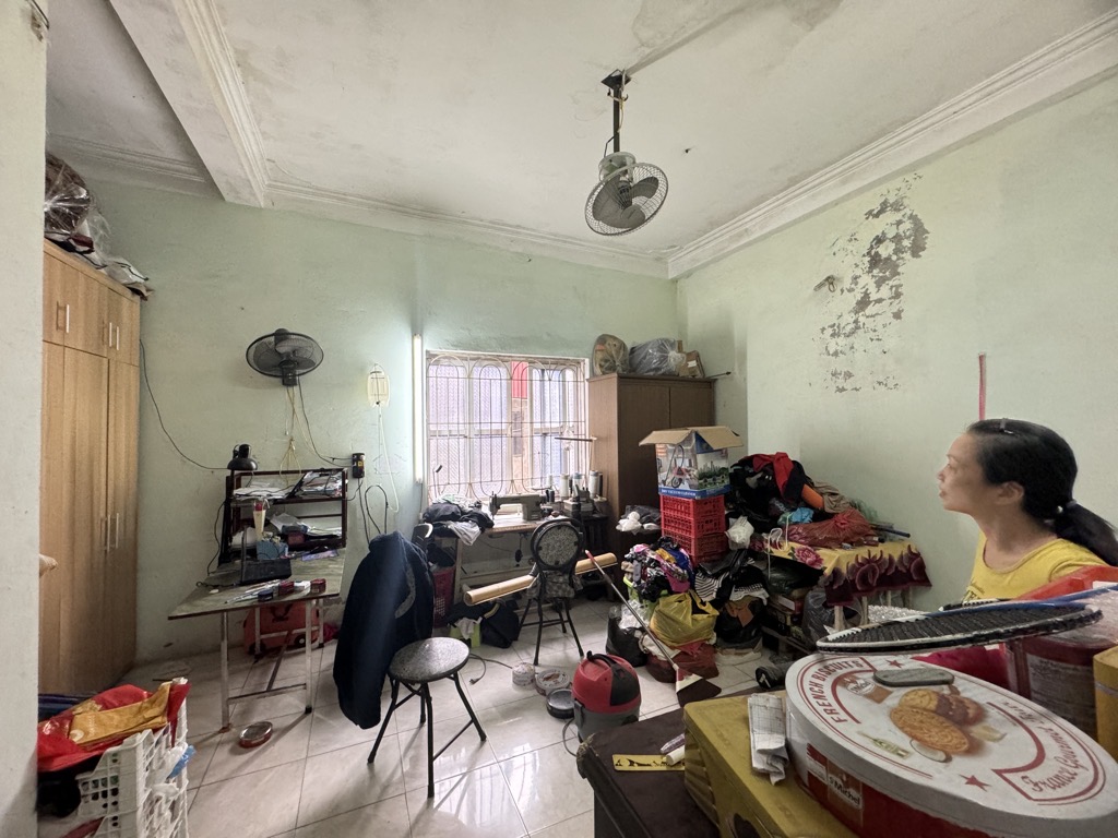 Bán nhà Nguyễn Khoái - diện tích 60m2 3 tầng - gần trường chợ - giá 7,8 tỷ