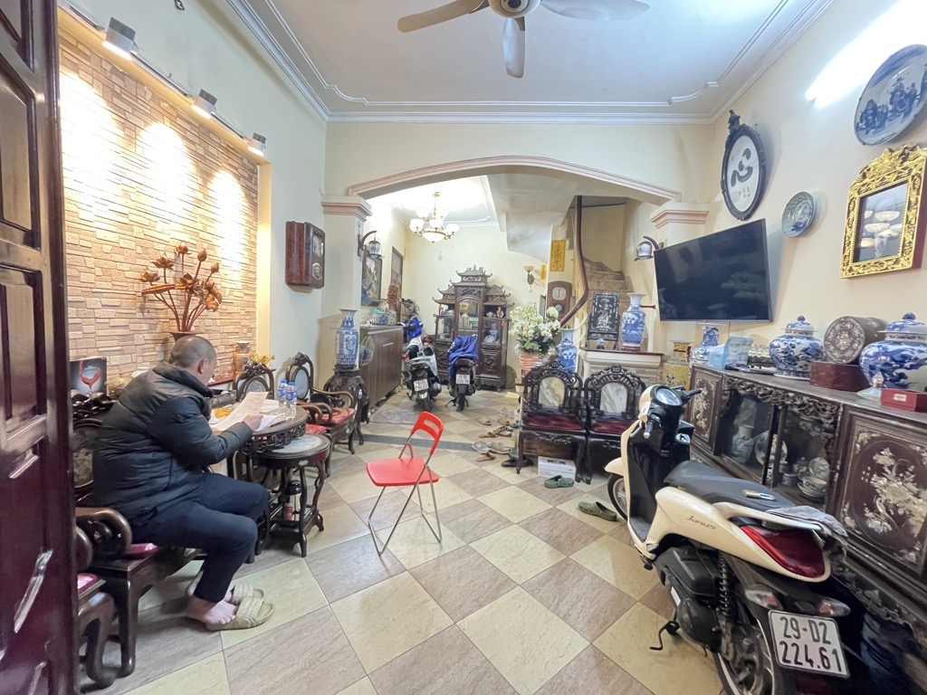 Bán nhà Nguyễn Cao - diện tích 57m2 5 tầng - Lô góc, gần phố - giá 13,2 tỷ