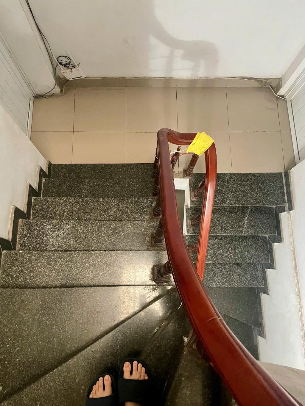 Bán nhà Hoàng Văn Thái - diện tích 40m2 3 tầng - Mặt phố vỉa hè kinh doanh ô tô tránh - giá 18,8 tỷ