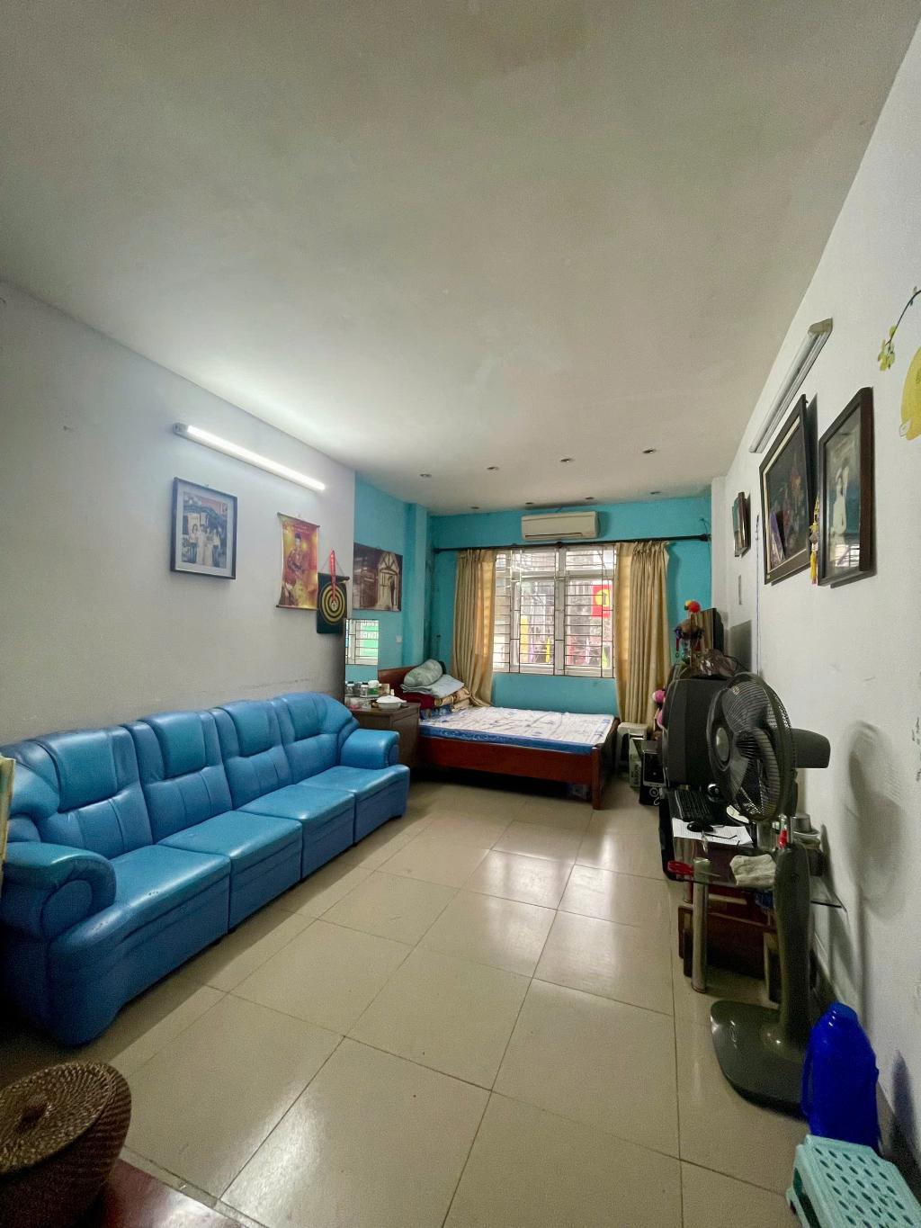 Bán nhà Hoàng Văn Thái - diện tích 40m2 3 tầng - Mặt phố vỉa hè kinh doanh ô tô tránh - giá 18,8 tỷ