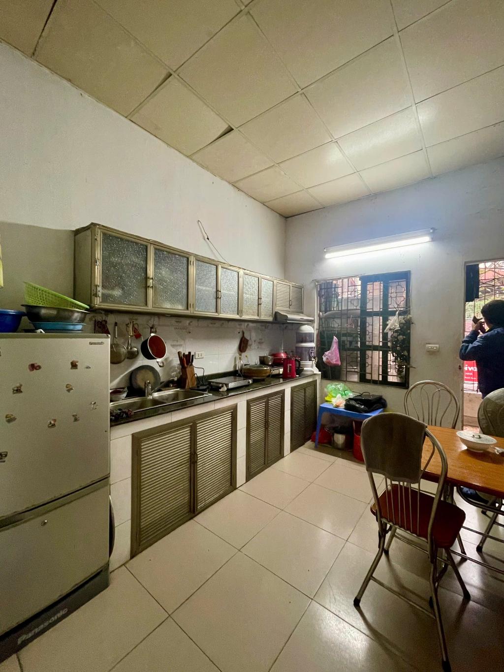 Bán nhà Hoàng Văn Thái - diện tích 40m2 3 tầng - Mặt phố vỉa hè kinh doanh ô tô tránh - giá 18,8 tỷ