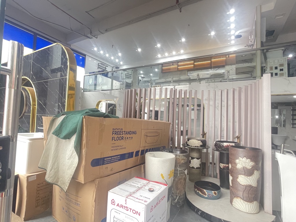 Bán nhà Tam Trinh - diện tích 135,2m2 2 tầng - Kinh doanh đỉnh - giá 10,8 tỷ