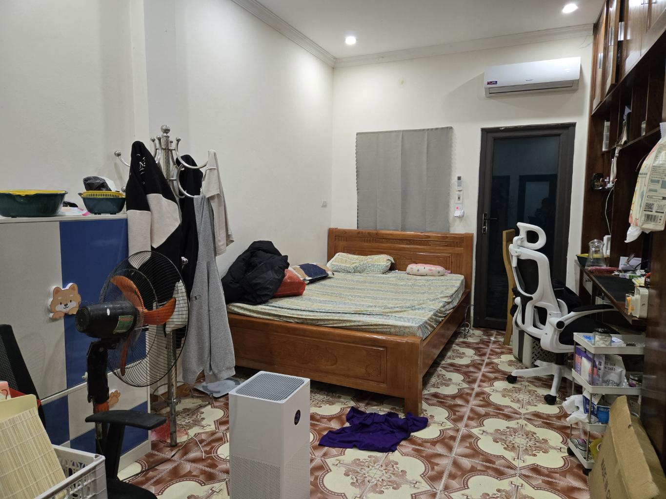 Bán nhà Gia Tụ B - diện tích 26m2 4 tầng - Ngõ rộng, gần phố - giá 5,6 tỷ