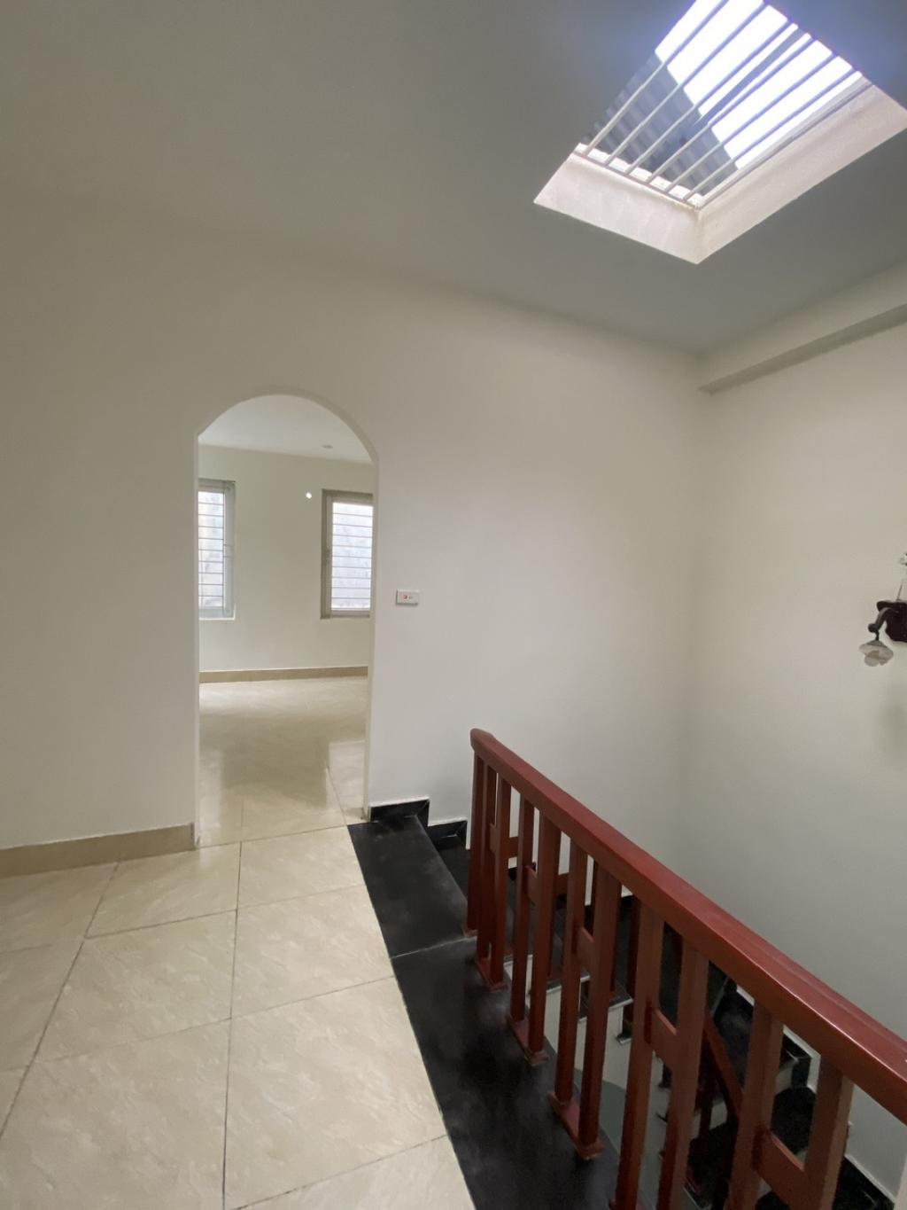 Bán nhà Định Công Thượng - 38.2m2 4 tầng - phân lô, ô tô đỗ cửa, tiện ích đầy đủ - giá 7,5x tỷ
