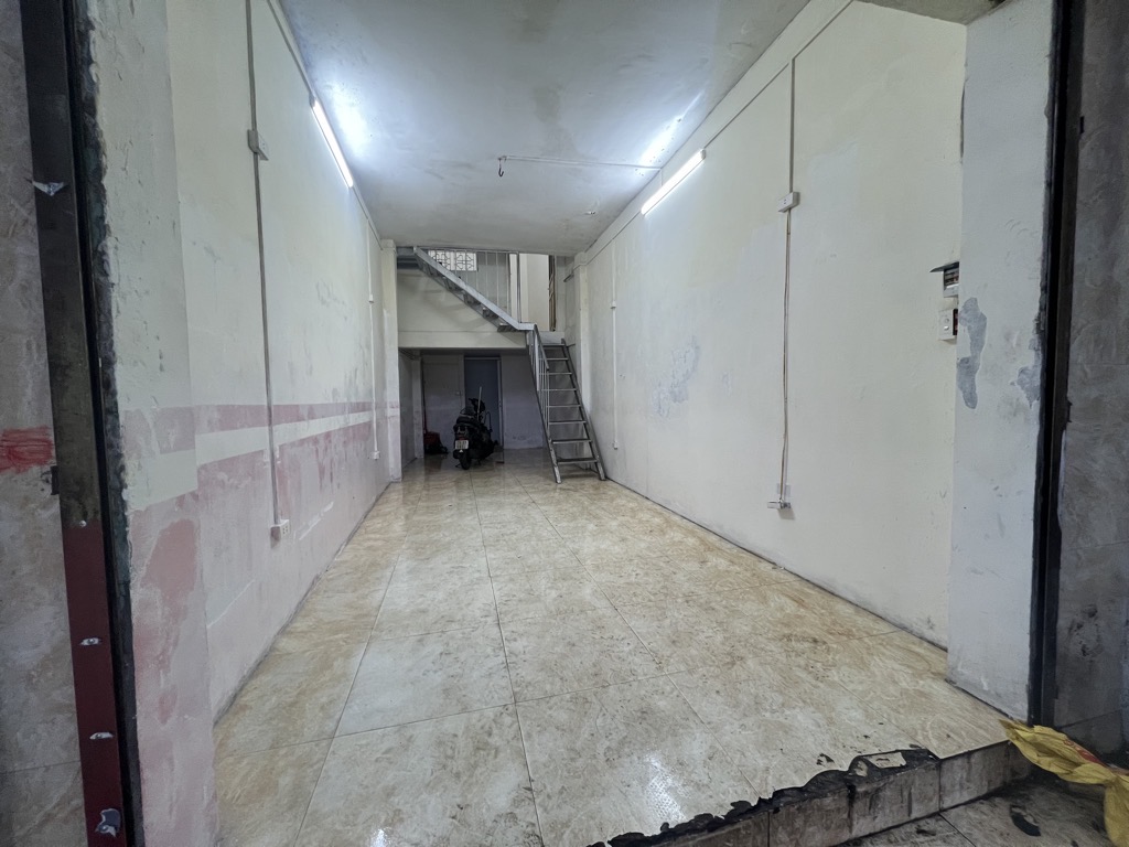 Bán nhà Khương Trung - diện tích 32m2 2 tầng - MẶT PHỐ KINH DOANH SẦM UẤT - giá 10,2 tỷ