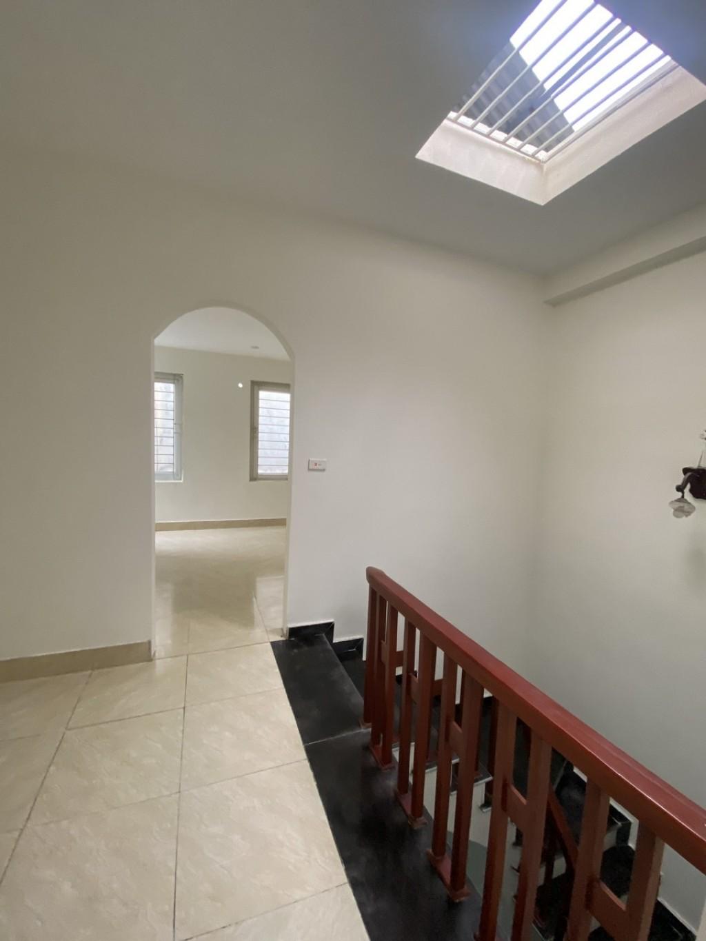 Bán nhà Định Công Thượng - 38.2m2 4 tầng - phân lô, ô tô đỗ cửa, tiện ích đầy đủ - giá 7,5x tỷ