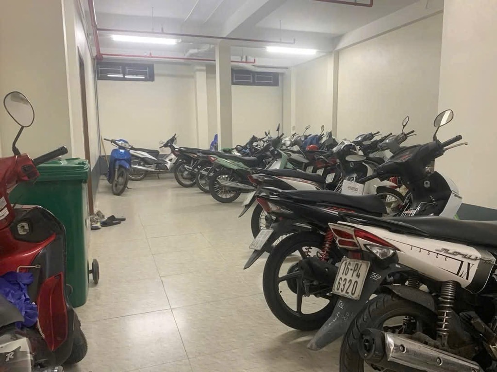 Bán nhà Giáp Nhất - diện tích 81.1m2 7 tầng - Ô TÔ CON ĐỖ CỬA - giá 19,3 tỷ