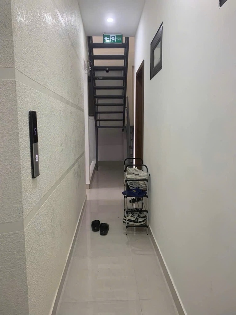 Bán nhà Giáp Nhất - diện tích 81.1m2 7 tầng - Ô TÔ CON ĐỖ CỬA - giá 19,3 tỷ