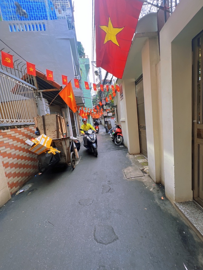 Bán nhà Thịnh Quang - diện tích 98m2 4 tầng - ô tô qua nhà - giá 22,5 tỷ