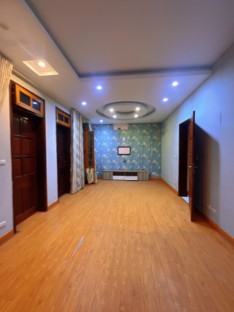 Bán nhà Thịnh Quang - diện tích 98m2 4 tầng - ô tô qua nhà - giá 22,5 tỷ