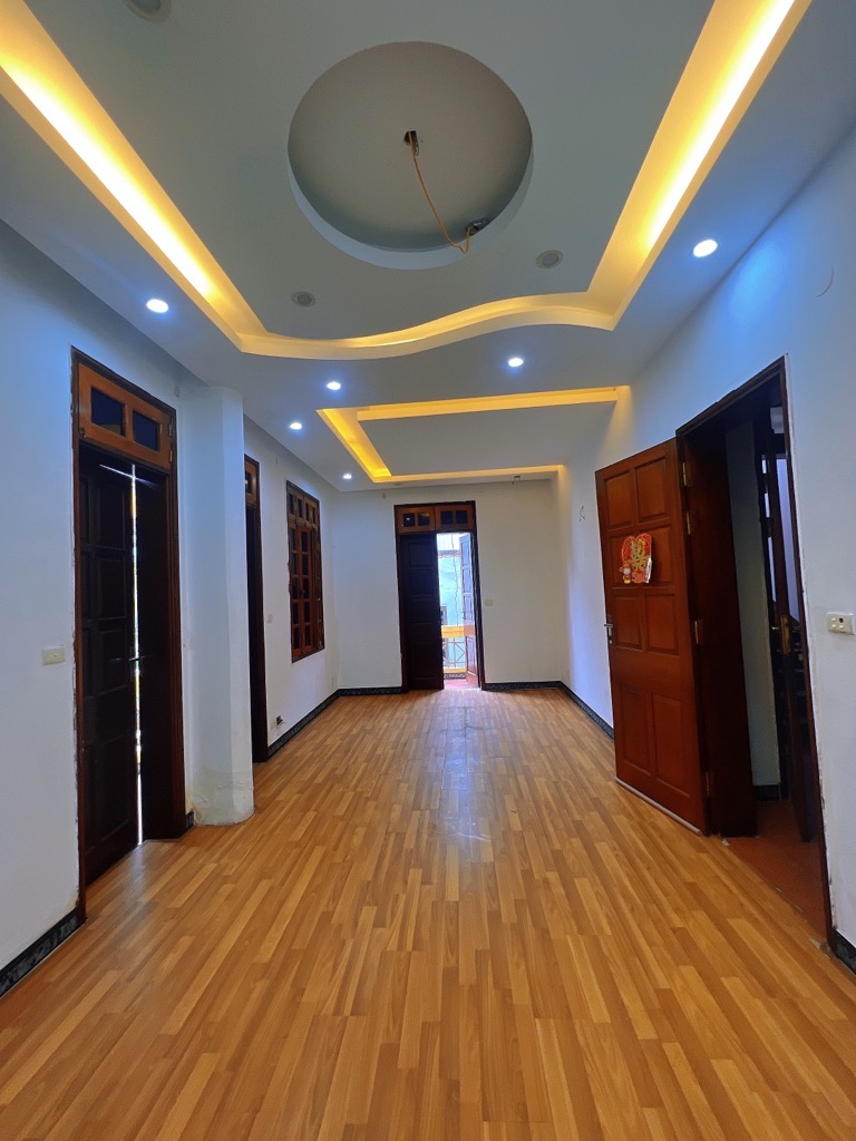 Bán nhà Thịnh Quang - diện tích 98m2 4 tầng - ô tô qua nhà - giá 22,5 tỷ