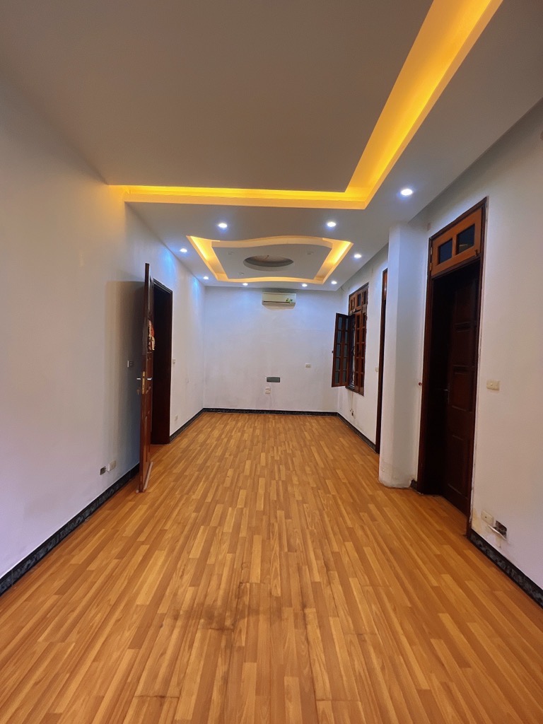 Bán nhà Thịnh Quang - diện tích 98m2 4 tầng - ô tô qua nhà - giá 22,5 tỷ