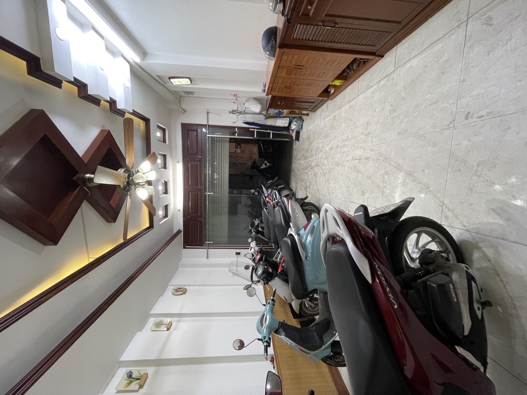 Bán nhà Quan Nhân - diện tích 62m2 4 tầng - Ô tô ngủ trong nhà - giá 16,6 tỷ