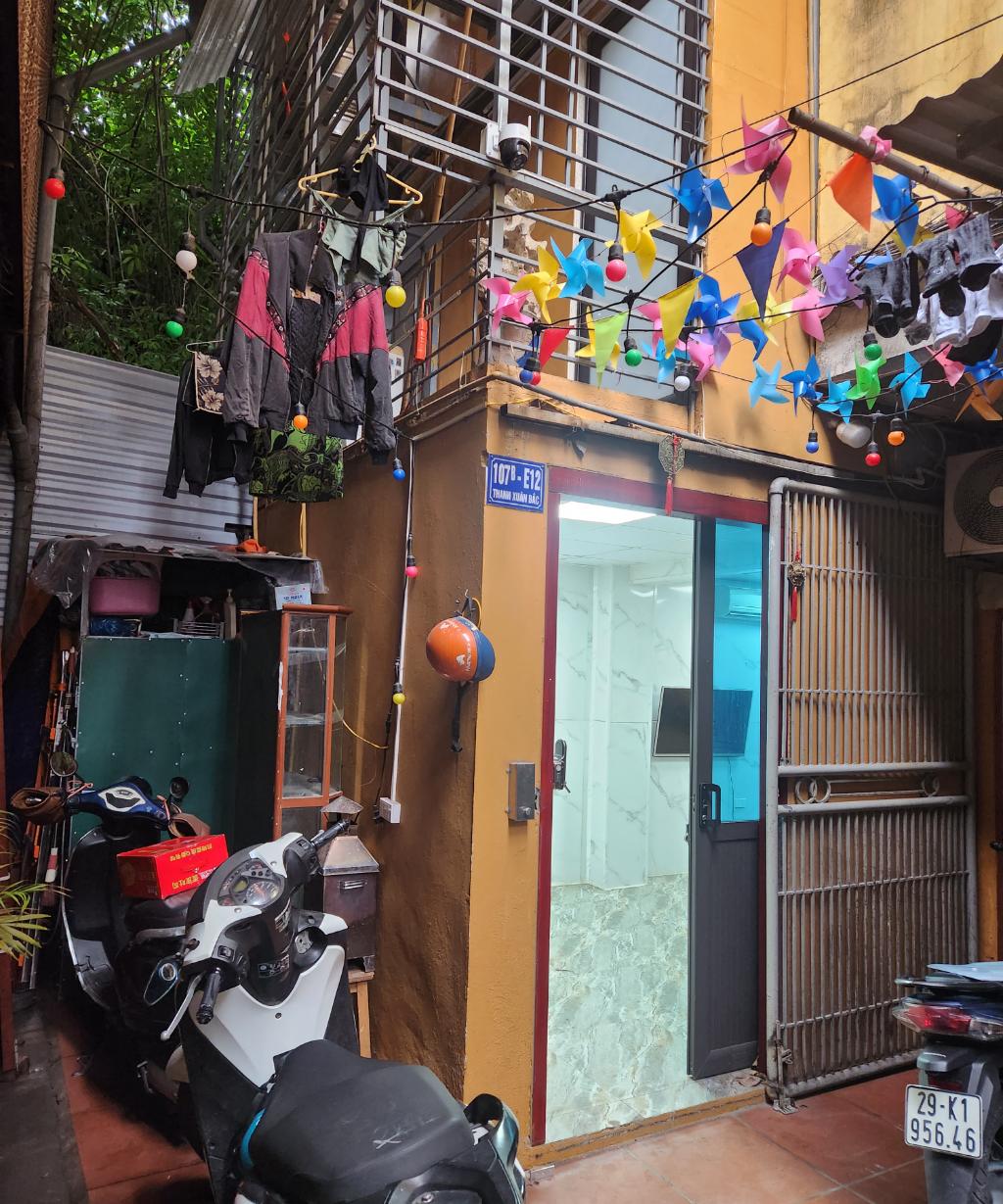 Bán nhà Thanh Xuân Bắc - diện tích 28,4m2 3 tầng - Mặt ngõ ô tô tránh - giá 2,3 tỷ