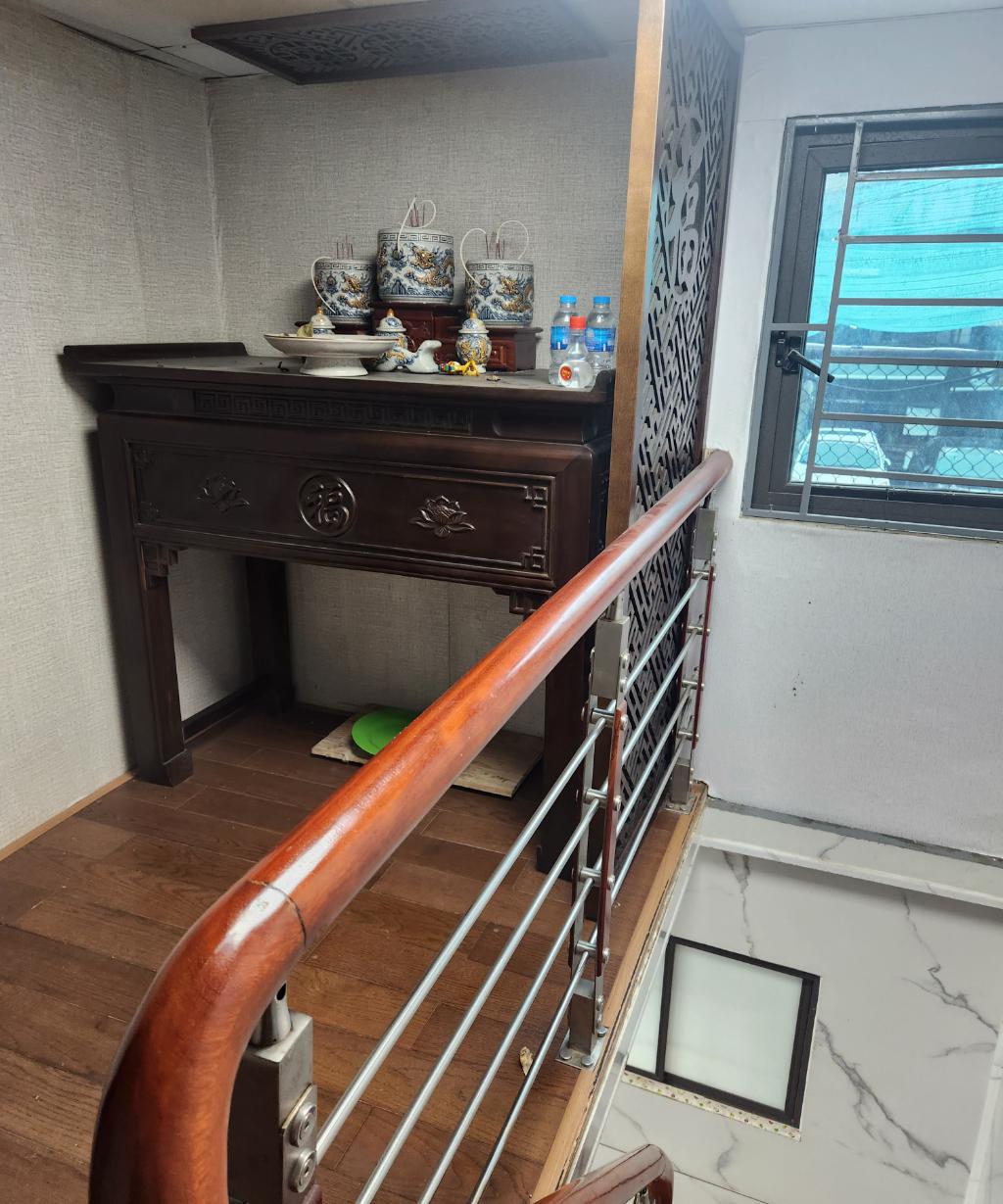 Bán nhà Thanh Xuân Bắc - diện tích 28,4m2 3 tầng - Mặt ngõ ô tô tránh - giá 2,3 tỷ