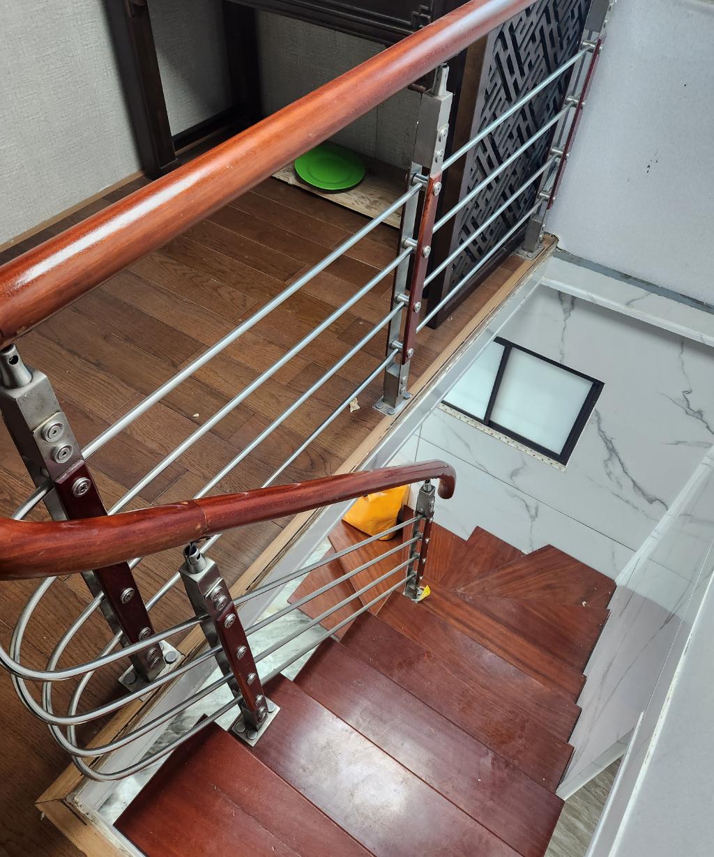 Bán nhà Thanh Xuân Bắc - diện tích 28,4m2 3 tầng - Mặt ngõ ô tô tránh - giá 2,3 tỷ