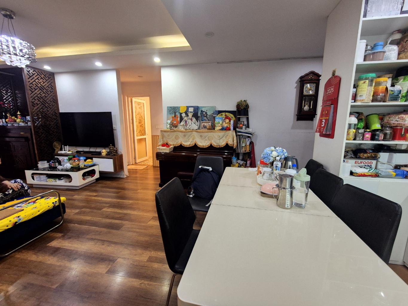 Bán nhà Hoàng Cầu - diện tích 85m2 1 tầng - ô tô vòng quanh dừng đỗ ngày đêm - giá 9,9 tỷ