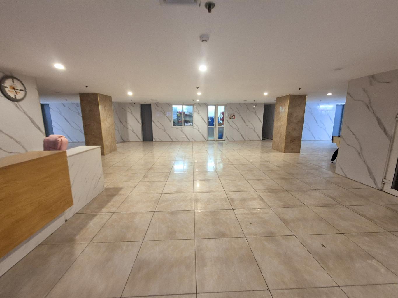 Bán nhà Hoàng Cầu - diện tích 85m2 1 tầng - ô tô vòng quanh dừng đỗ ngày đêm - giá 9,9 tỷ