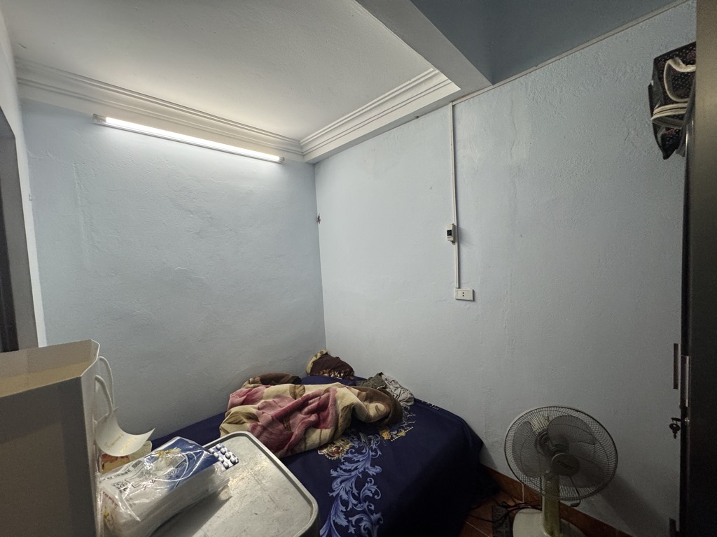 Bán nhà Khương Đình - diện tích 35m2 4 tầng - nhà cũ xây chắc chắn - giá 7,6 tỷ