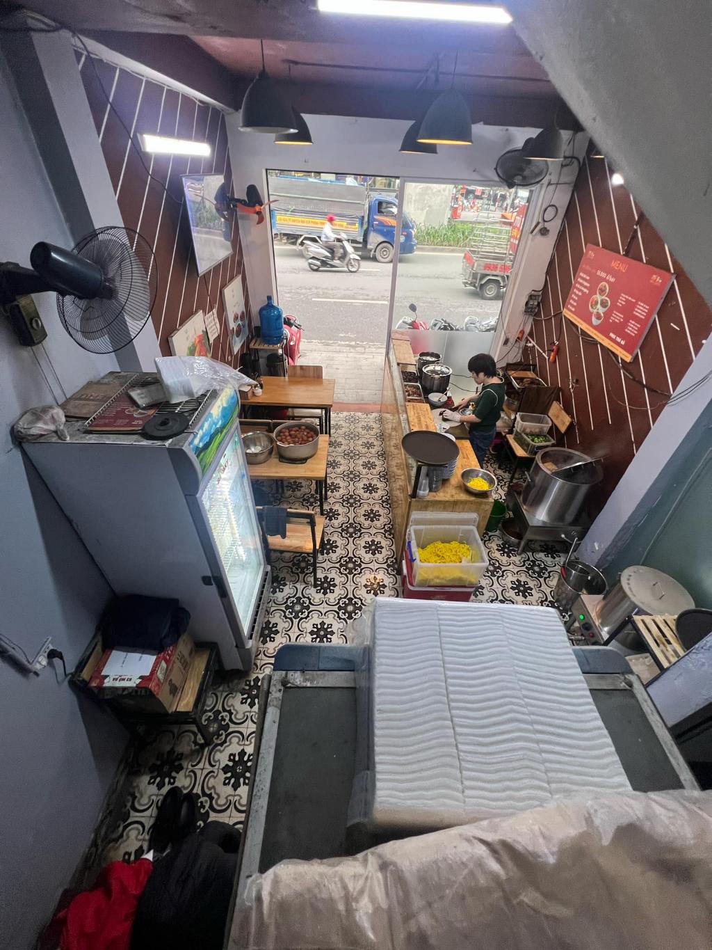 Bán nhà Hoàng Cầu - diện tích 20m2 5 tầng - Nhà mặt phố triệu đô - giá 12,9 tỷ