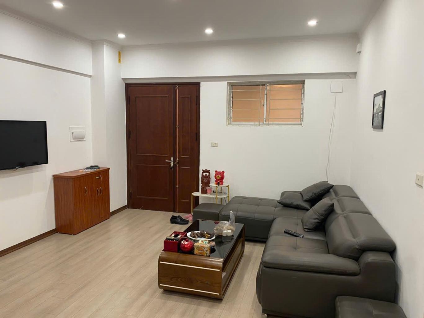 Bán nhà Nghiêm Xuân Yêm - diện tích 82m2 1 tầng - Chung cư mặt đường, giá 6,5 tỷ